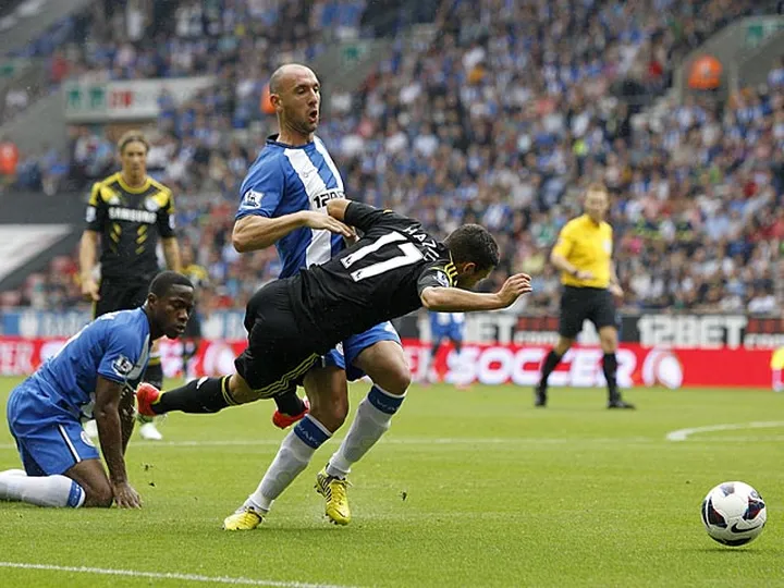 Di Matteo praises Hazard