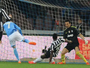 Napoli end Juve unbeaten streak