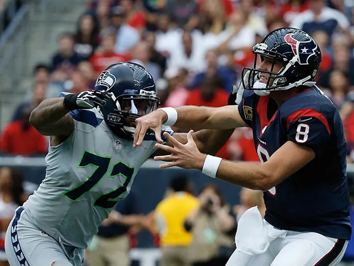 Bennett sustains back injury