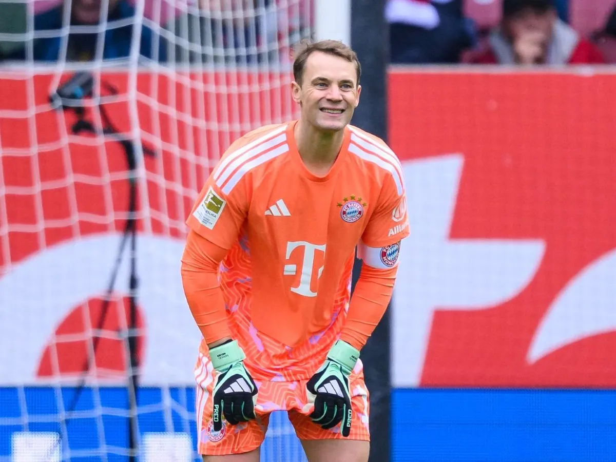 Manuel Neuer error: Bayern Munich concede fastest ever Bundesliga goal as Vincent Kompany's side give Borussia Dortmund hope