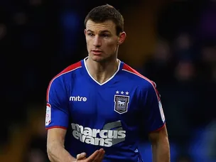 Tommy Smith goal gives Ipswich Town lead