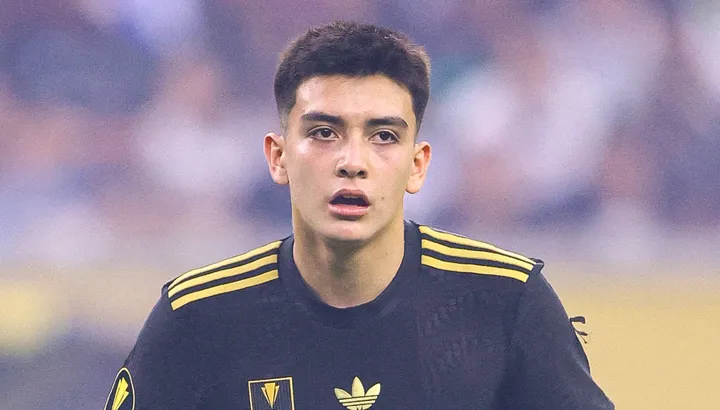 Manchester United and Arsenal ‘keen’ on Mexico’s teenage World Cup 2026 star