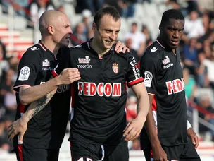 Berbatov leads Monaco attack