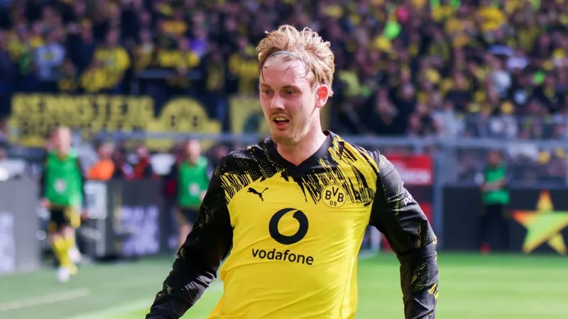 Straight shootout: Leeds face 'major new threat' in Brandt pursuit