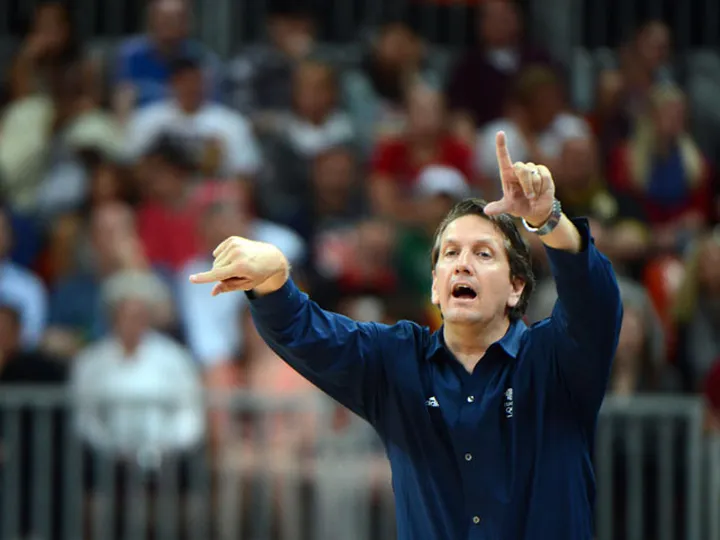 Finch: 'Late-game offense key for Rockets'