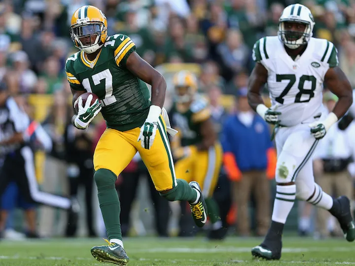 Packers edge heated clash with Jets