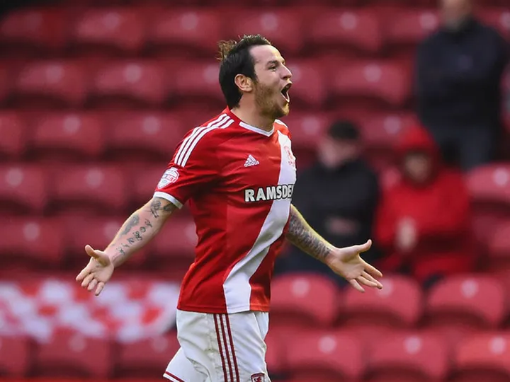 Tomlin extends Boro advantage