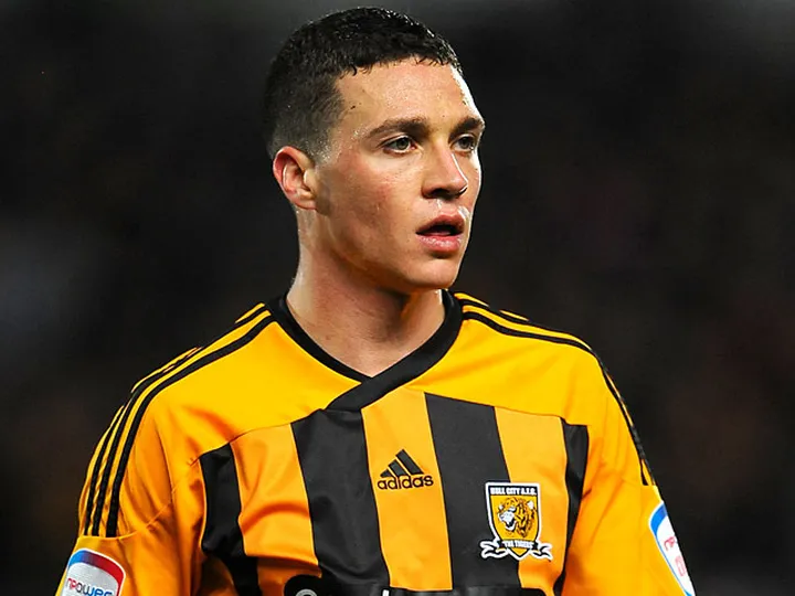 Chester signs new Hull contract