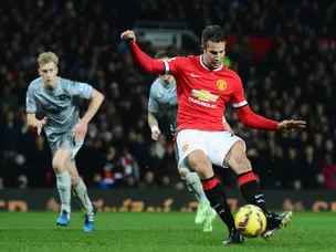 Van Persie to return against Swansea