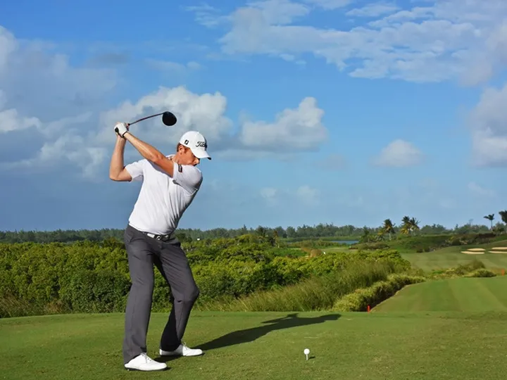 Andrew Dodt maintains Mauritius lead