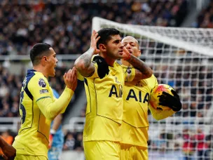 Captain Cuti rescues Spurs with stoppage-time bicycle kick in Newcastle comeback