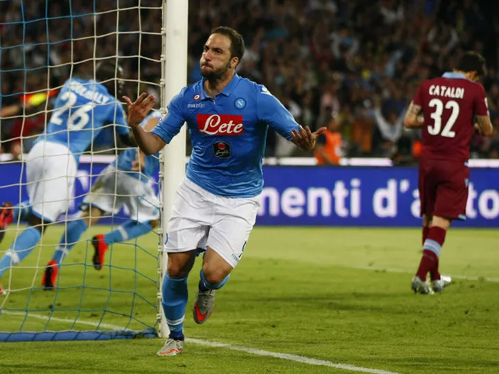 Gonzalo Higuain starts for Napoli