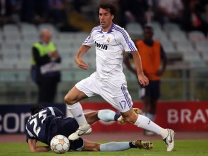 Van Nistelrooy: City are favourites