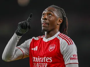 Better than Zidane? Watch Eze's outrageous goal in Arsenal-Leverkusen