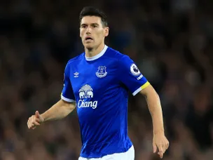 Barry, Mirallas in for Everton