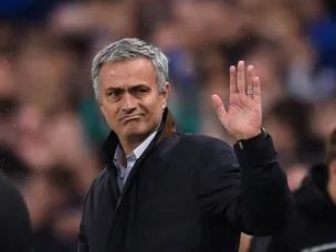 Mourinho aims dig at Graeme Le Saux