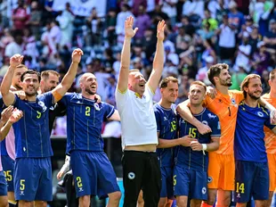 Bosnia edge closer to World Cup history with victory over Qatar