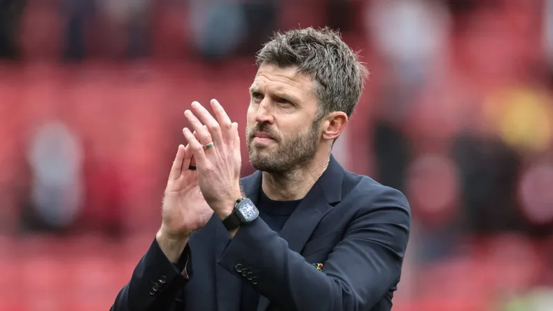 United in 'fresh talks' for £40m PL star but Gunners and PSG also keen