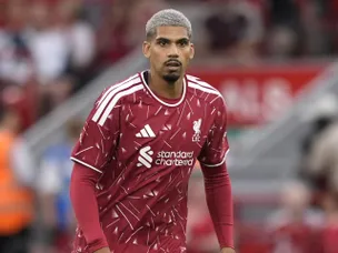Pre-season over: Jacquet and Araujo make Reds debuts in final game before PL
