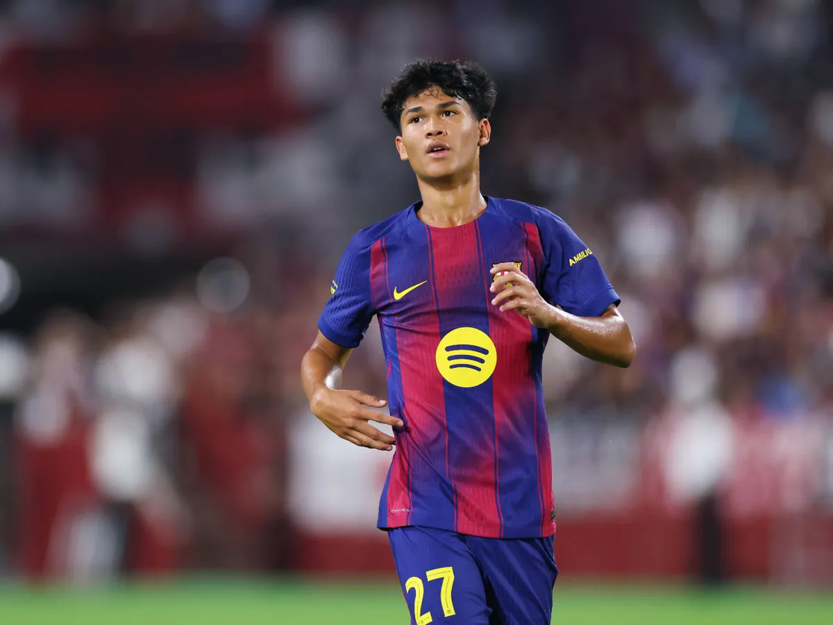 Chelsea 'join' Prem rivals in race for Barca youngster