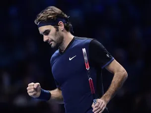 Federer through to final in London