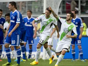 Wolfsburg's Portuguese striker Vieirinha celebrates scoring during the German first division Bundesliga football match VfL Wolfsburg vs FC Schalke 04 in Wolfsburg, central Germany, on August 17, 2013