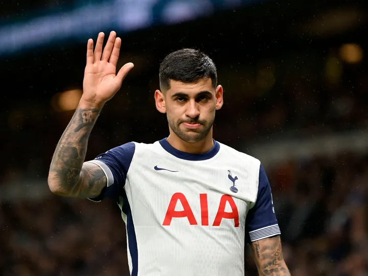 ""Mi capitannnnnn" - Spurs players react as Romero announces exit