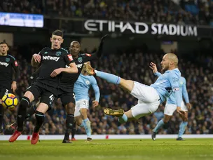 Delph: 'Patience key in beating Hammers'