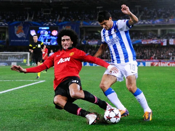 Report: Napoli's Fellaini pursuit stalls