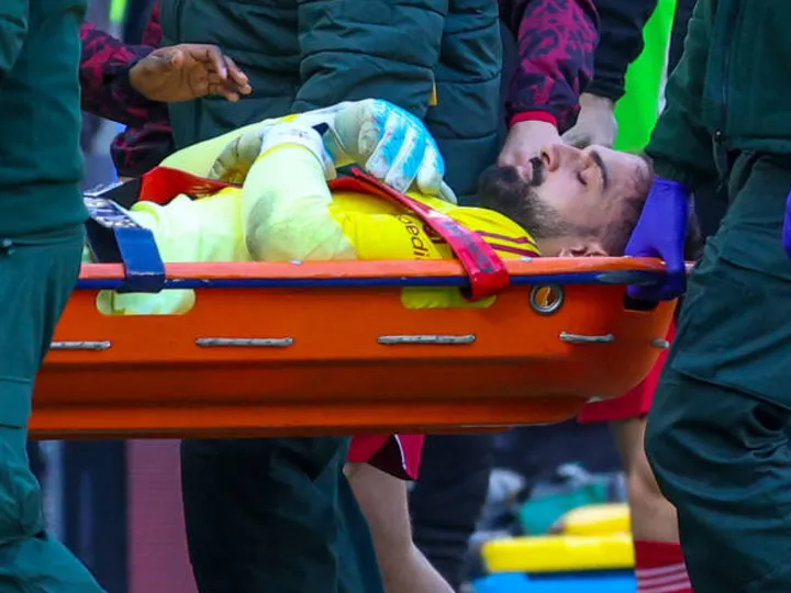 Stretcher deja vu for Liverpool as Slot suffers major concern before Man Utd