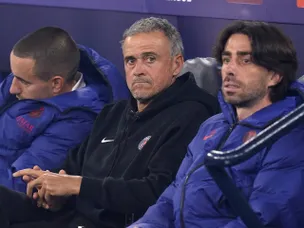 PSG suffer major blow against Barca as key man is forced off injured