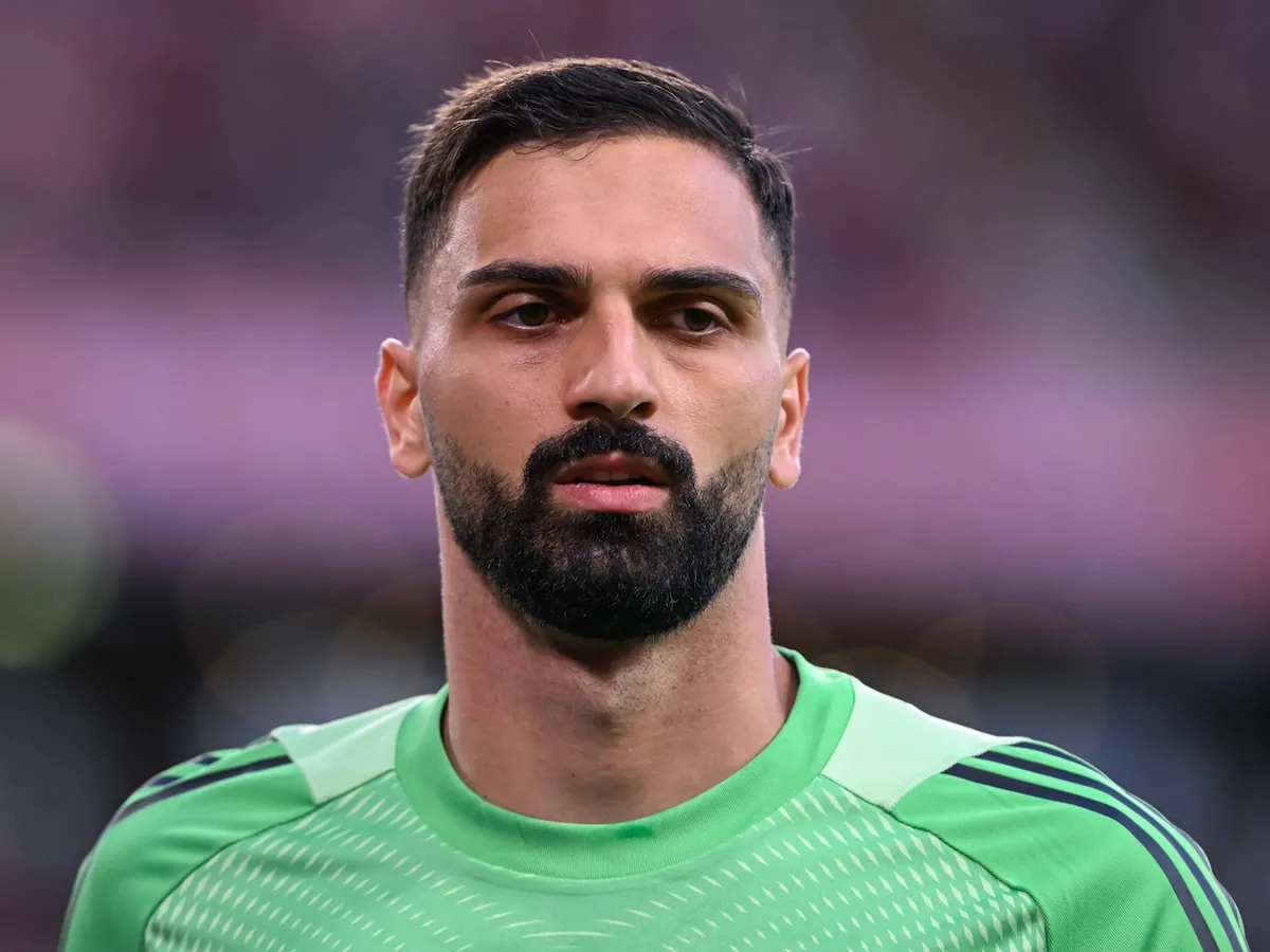 Liverpool injury, suspension list and return dates vs. Crystal Palace: Alisson Becker, Giorgi Mamardashvili latest