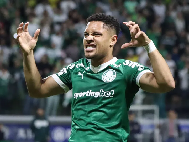 Vitor Roque reveals transfer "dream" to hand Chelsea, Man Utd boost