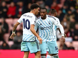 Ten-man Bournemouth cling on for draw against Nottingham Forest