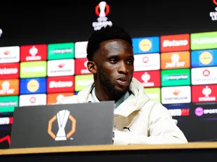 Which Spanish side has joined Leeds in the race for Issouf Sissokho?