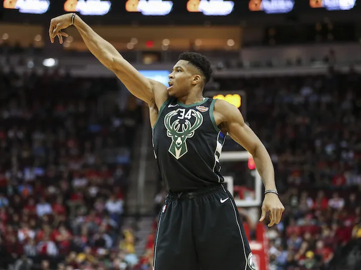 Giannis Antetokounmpo fires Milwaukee Bucks past Houston Rockets