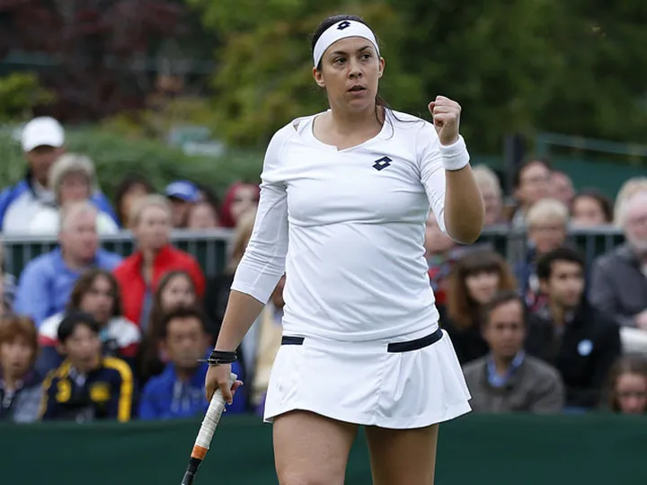 Bartoli cruises into second round