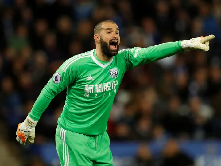 Goalkeeper Boaz Myhill re-signs for Albion