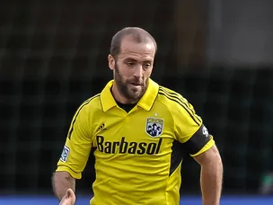 Higuain helps Columbus Crew to victory
