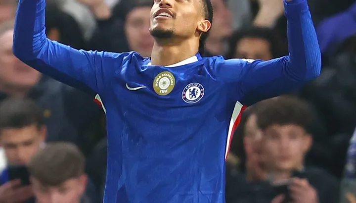 Watch: Pedro joins exclusive PL scoring club with delightful Chelsea chip