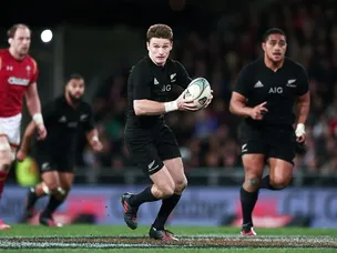 New Zealand crush Wales in final Test