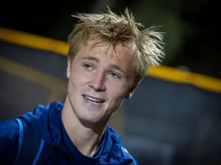 Newcastle ‘competing’ with Barca for midfield ace “far too good” for Scandinavian league