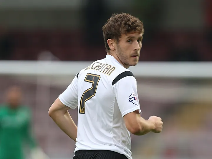 Shay McCartan pens new Accrington deal