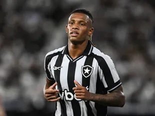 Fulham among three clubs to 'express interest' in ex-PL midfielder