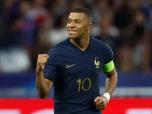 Didier Deschamps reveals knee injury to Kylian Mbappe