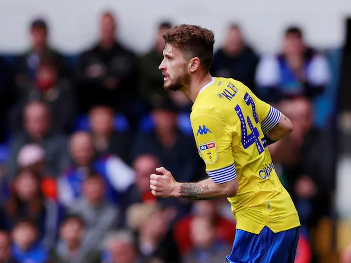 Leeds suffer surprise defeat to relegated 10-man Ipswich