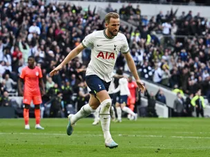 Kane starts for Tottenham against West Ham, three players make debuts