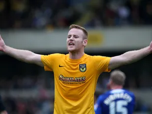 Smalley gives Oxford lead over Torquay