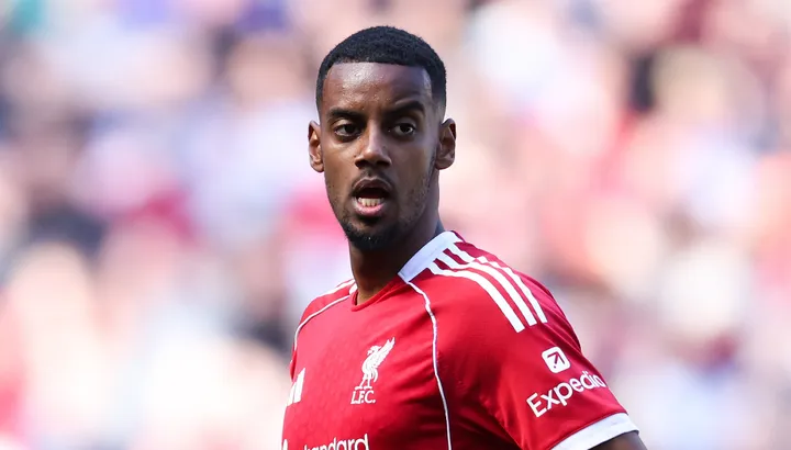 Why Alexander Isak is missing for Aston Villa vs. Liverpool as Arne Slot explains new injury