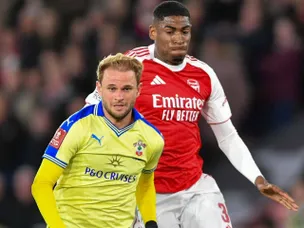 South Coast setback? Leeds suffer 'blow' in pursuit of Arsenal nemesis